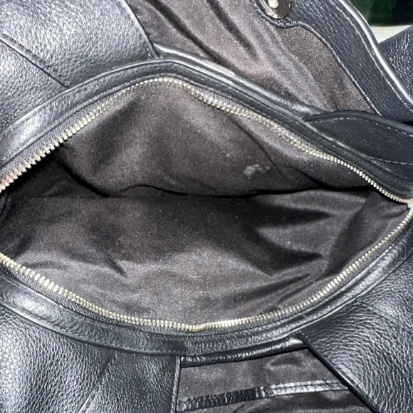 Coach Black Leather Shoulder Bag with Pebbled Texture - Picture 13 of 14